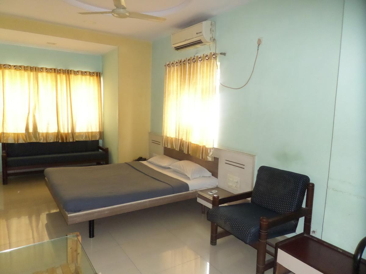 Hotel Sadanand Sāngli Exterior foto